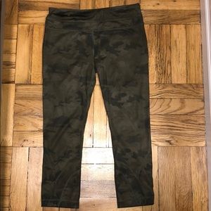 Lululemon Camo Cropped Leggings